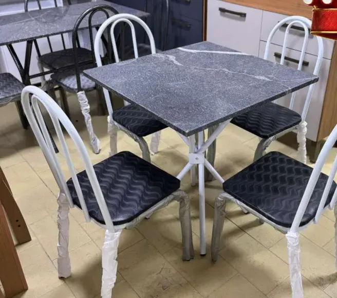 Mesa Ubatuba 70X70 C/4 Cadeiras